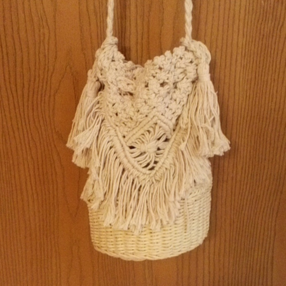 Elegant Cream Crochet Shoulder Bag bucket